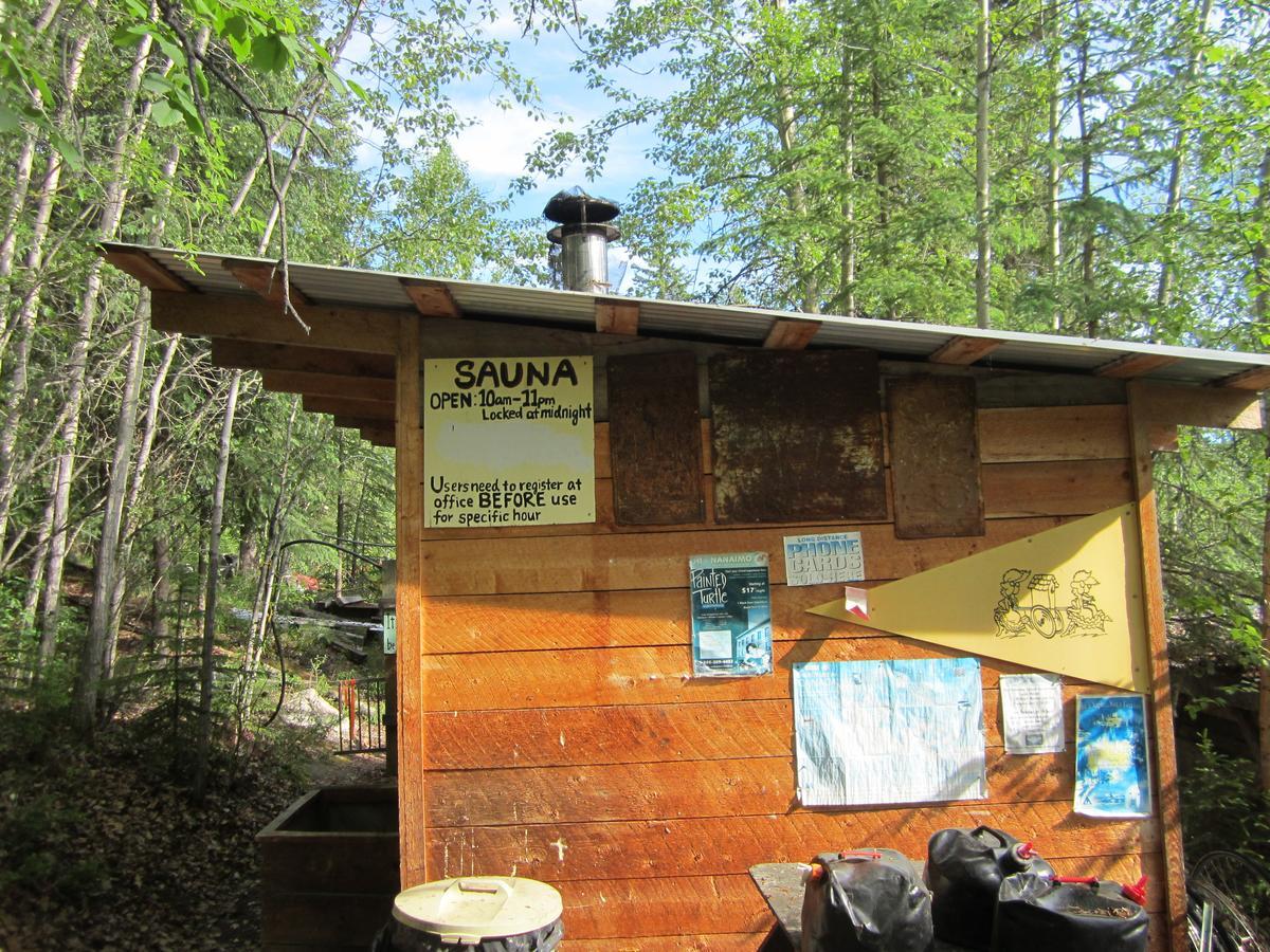Dawson City River Hostel Exterior foto